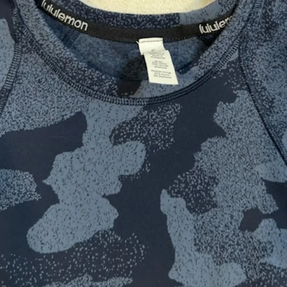 LULULEMON Women's Blue Camo Shirt Size 4 It's Rulu Run Fleece Long Sleeve